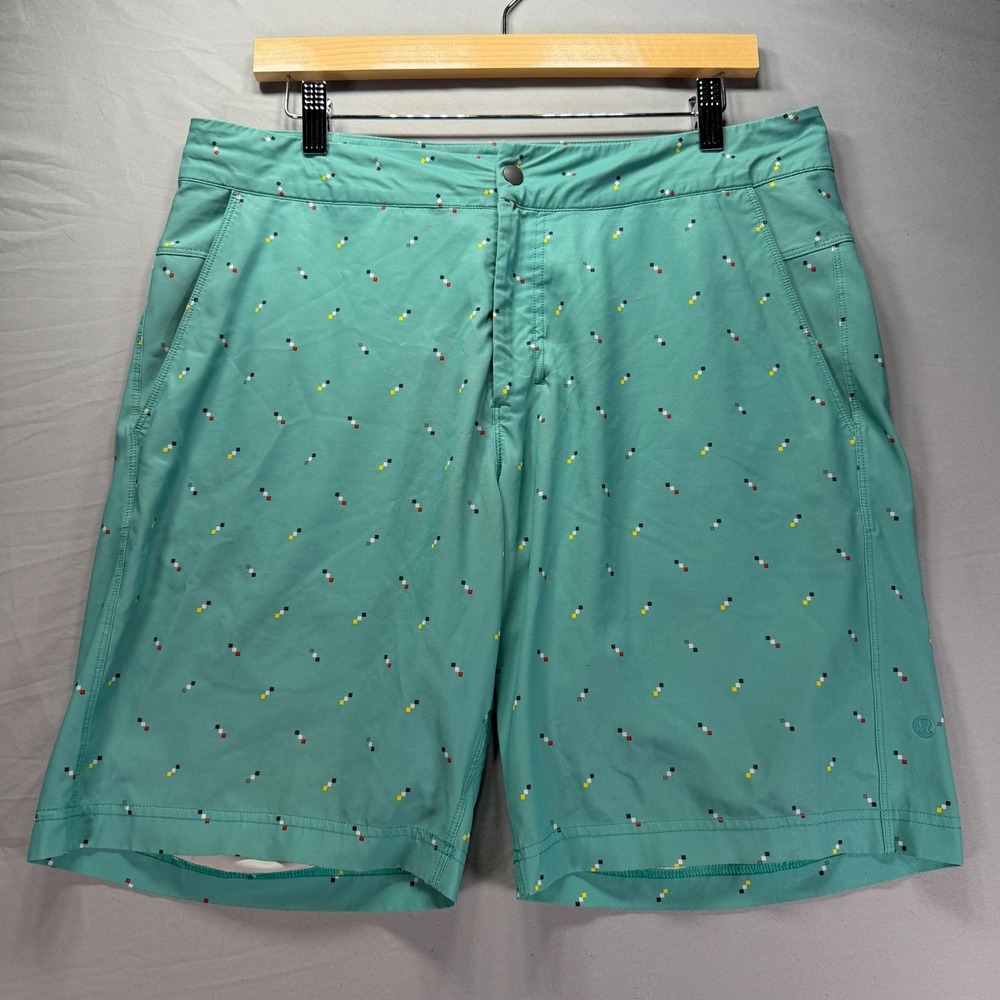 Lululemon Shorts Mens 34 Teal Blue Geometric Stretch Pockets Performance Hybrid